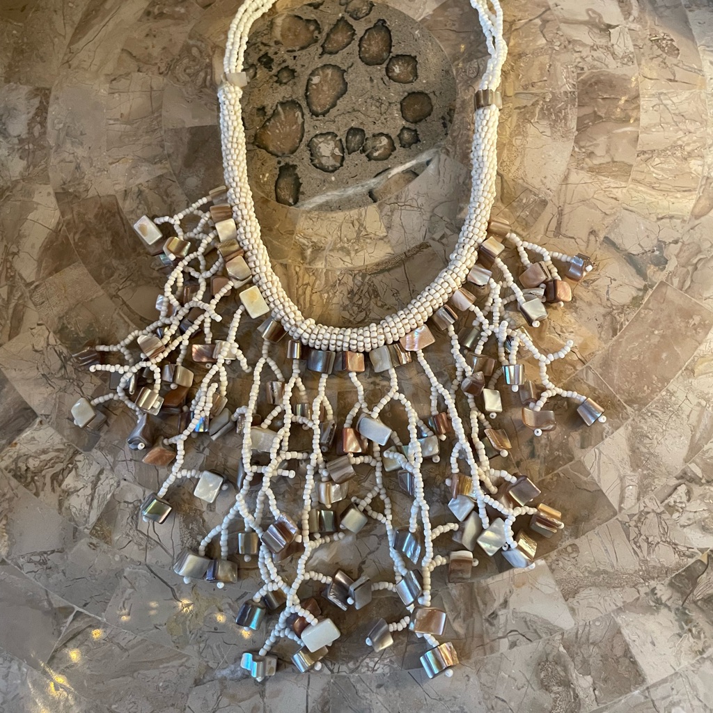 World Market Organic Look White And Tan Bead Necklace 15$